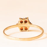 Anello a fiore vintage in oro giallo 8K con granati (0.35ctw ca.), anni ‘50/‘60