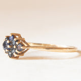 Anello a fiore vintage in oro giallo 9K con zaffiri (0.45ctw ca.), anno ‘1982