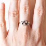 Anello Toi et Moi Art Nouveau in oro giallo 18K e argento con diamanti di taglio rosetta, anni ‘10/‘20