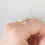 Anello retrò in oro giallo 14K con cammeo su conchiglia rappresentante profilo di soldato romano, anni ‘30/‘40