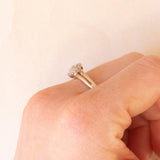 Anello a fiore vintage in oro bianco 9K con diamanti (0.22ctw ca.), anni ‘80/‘90