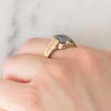 Anello vintage in oro giallo 14K con ematite incisa con profilo di soldato, anni ‘60