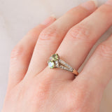 Toi et Moi vintage in oro giallo 8K con cromotormaline (0.65ctw) e diamanti (0.18ctw)