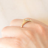 Anello Claddagh vintage in oro giallo e bianco 9K con diamante