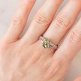 Toi et Moi vintage in oro giallo 8K con cromotormaline (0.65ctw) e diamanti (0.18ctw)