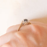Anello a margherita vintage in oro giallo 9K con zaffiro (0.40ct ca.) e diamanti (0.06ctw ca.), anno 1987