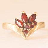 Anello vintage in oro giallo 9K con granati (0.60ctw ca.), anni ‘50