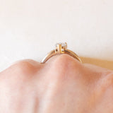 Anello vintage in oro giallo 9K con topazio azzurro (0.70ct ca.) e diamanti, anni ‘70/‘80