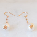 Orecchini pendenti vintage in oro giallo 10K con perle bianche, anni ‘60/‘70