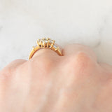 *RISERVATO* SALDO Anello a margherita vintage in oro giallo 18K con diamanti di taglio brillante e di taglio baguette (1ctw ca.), anni ‘70