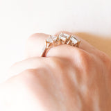 Anello vintage in oro giallo e bianco 9K con acquamarine (1.50ctw ca.) e diamanti (0.10ct ca.), anno 2012