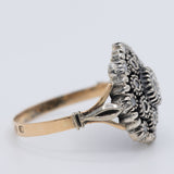 Anello antico a toppa in oro giallo 18K e argento con diamanti di taglio rosetta (0.15ctw ca.), primi del ‘900