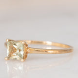 Solitario da cocktail moderno in oro giallo 10K con quarzo citrino (0.35ct ca.), anno 2016