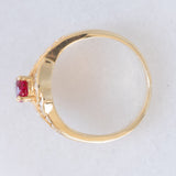 Anello a margherita vintage in oro giallo 18K con rubino (0.51ct) e diamanti (0.41ctw), anni ‘80/‘90