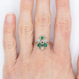 Anello a fiore antico in oro giallo 14K e argento con diamanti di taglio rosetta e paste di vetro verde, fine ‘800