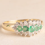 Anello vintage in oro giallo e bianco 14K con smeraldi (0.34ctw ca.) e diamanti (0.30ctw ca.), anni ‘70