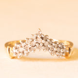 Anello a “V” vintage in oro giallo e bianco 9K con diamanti (0.15ctw ca.), anni ‘70/‘80