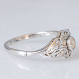 Anello Art Nouveau in oro bianco 18K con diamante di taglio vecchia miniera (0.10ct ca.), anni ‘20/‘30