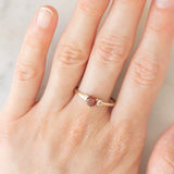 Solitario vintage in oro giallo 9K con granato di taglio a cuore (0.60ct ca.)