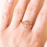 Anello vintage in oro giallo 9K con zirconi cubici rosa e viola e con zircone cubico bianco, anni ‘60/‘70