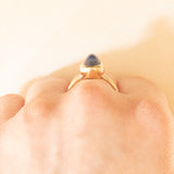 Solitario vintage in oro giallo 18K con zaffiro cabochon (2.50ct ca.), anni ‘60/‘70