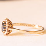 Anello a margherita vintage in oro giallo 9K con zaffiro (0.40ct ca.) e diamanti (0.12ctw ca.), anno 1984
