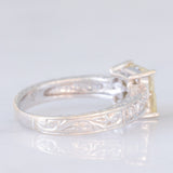 Anello vintage in oro bianco 18K con diamanti fancy gialli (1.23ctw) e diamanti bianchi (0.22ctw), anni ‘80/‘90