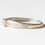 Anello vintage in oro bianco 9K con diamanti di taglio brillante (0.30ctw ca.), anni ‘70/‘80