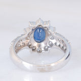 Anello a margherita a fascia in platino con zaffiro (1ct) e diamanti (1ctw), anni ‘80