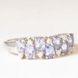 Anello vintage in oro bianco 9K con tanzaniti (1ctw ca.) e diamanti (0.07ctw ca.), anni ‘90