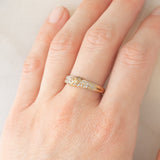 Anello a fascia vintage in oro giallo 9K con diamanti (0.18ctw ca.)