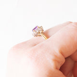 Anello a margherita vintage in oro giallo e bianco 9K con ametista (0.50ct ca.) e diamanti, anni ‘70