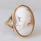 Anello retrò in oro giallo 14K con cammeo su conchiglia rappresentante profilo di soldato romano, anni ‘30/‘40