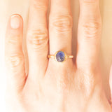 Solitario vintage in oro giallo 18K con zaffiro cabochon (2.50ct ca.), anni ‘60/‘70