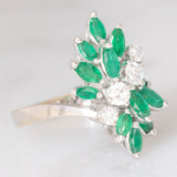 Anello vintage in oro bianco 18K con smeraldi (1ctw ca.) e diamanti (0.45ctw ca.), anni ‘70
