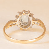 Anello a margherita in oro giallo e bianco 9K con acquamarina (0.40ct ca.) e diamanti (0.18ctw ca.), anni ‘80