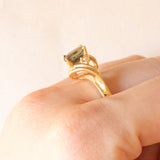 Anello vintage in oro giallo 14K con tormalina verde (1.30ct ca.) e diamanti, anni ‘60