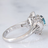 Anello ballerina vintage in platino con alessandrite naturale (1.10ct) e diamanti di taglio brillante e tapered (0.81ctw), anni ‘90