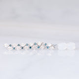 Orecchini pendenti vintage in oro bianco 18K con diamanti bianchi e blu (0.70ctw)