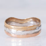 Anello “triplo” in tre ori (giallo, bianco e rosa) 8K con pietre bianche, anni ‘80