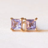 Orecchini moderni in oro giallo 9K con tanzaniti di taglio princess (0.20ctw ca.)