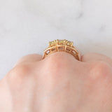 Anello vintage in oro giallo 9K con sfeni (0.44ctw ca.) e zirconi bianchi