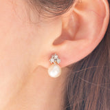 Orecchini vintage in oro bianco 14K con perle bianche e diamanti di taglio brillante (0.18ctw ca.), anni ‘60/‘70