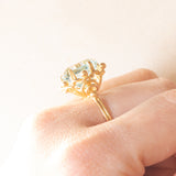 Anello da cocktail vintage in oro giallo 18K con acquamarina (7.50ct ca.), anni ‘60/‘70