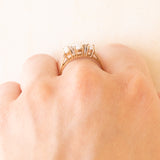 Anello vintage in oro giallo e bianco 9K con opali (0.55ctw ca.) e diamanti (0.06ctw ca.), anno 2003