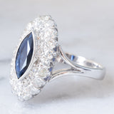 Anello a margherita navette in oro bianco 14K con zaffiro (1ct ca.) e diamanti (0.72ctw ca.), anni ‘70/‘80