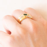 Anello vintage in oro giallo e bianco 18K con smeraldo (0.35ct ca.) e diamanti (0.04ctw ca.), anni ‘70
