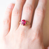 Anello solitario vintage in oro giallo 8K con rubino sintetico (2.50ct ca.), anni ‘40/‘50