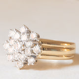 Anello a fiore vintage in oro giallo e bianco 14K con diamanti di taglio brillante (0.95ctw ca.), anni ‘60/‘70