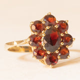 Anello a margherita vintage in oro giallo 8K con granati (2ctw ca.), anni ‘50/‘60